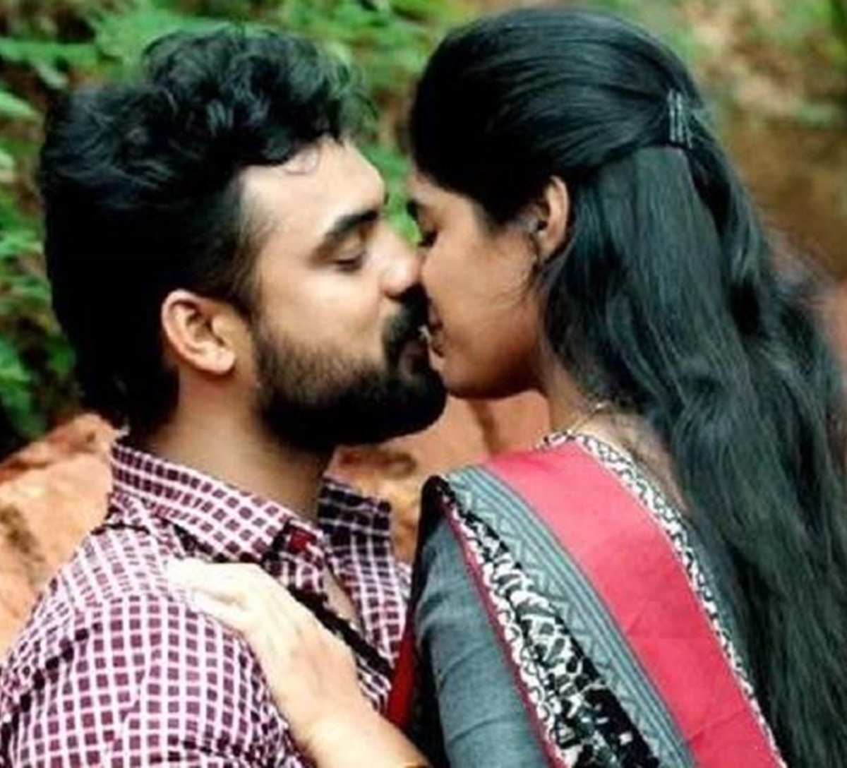 Tovino Thomas and Samyukta Menon