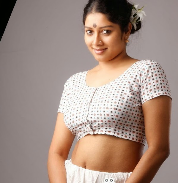 Anumol+latest+hot+navel+show+photos+(5)