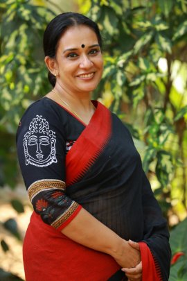 actress-maala-parvathi-good-looking-images-3