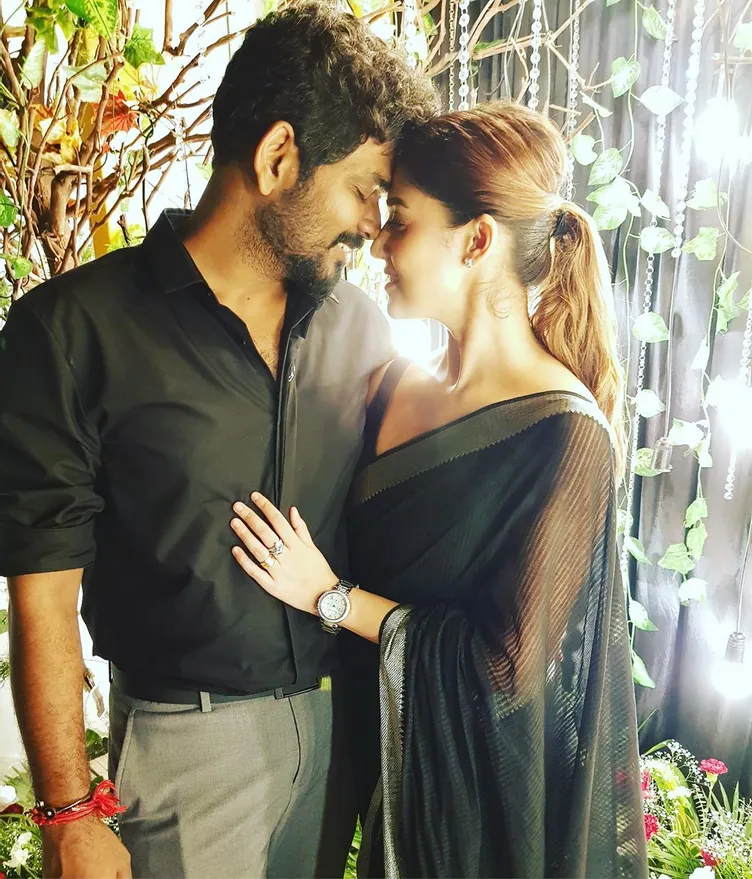 nayanthara_vignesh_romantic_picture