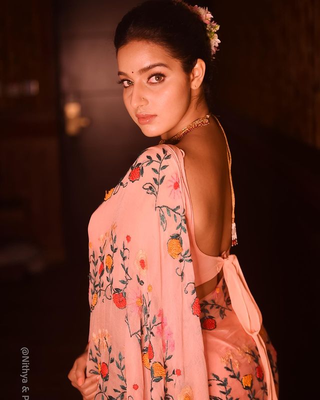 malavika 8