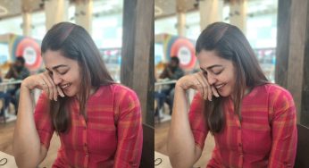 എന്തൊരു നാണമാണ്; കള്ളച്ചിരിയുമായി അനുശ്രീ