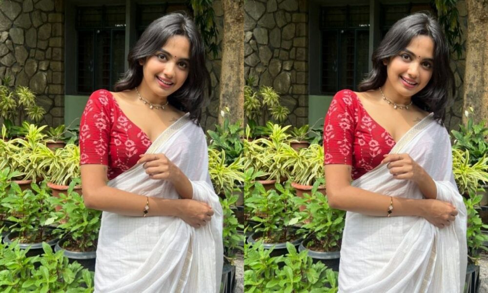 സാരിയില്‍ മനോഹരിയായി ദേവിക - Screenima