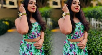 ഗ്ലാമറസ് പോസുമായി ജ്യോതികൃഷ്ണ