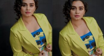 ഗ്ലാമറസ് പോസുമായി ലക്ഷ്മി നക്ഷത്ര